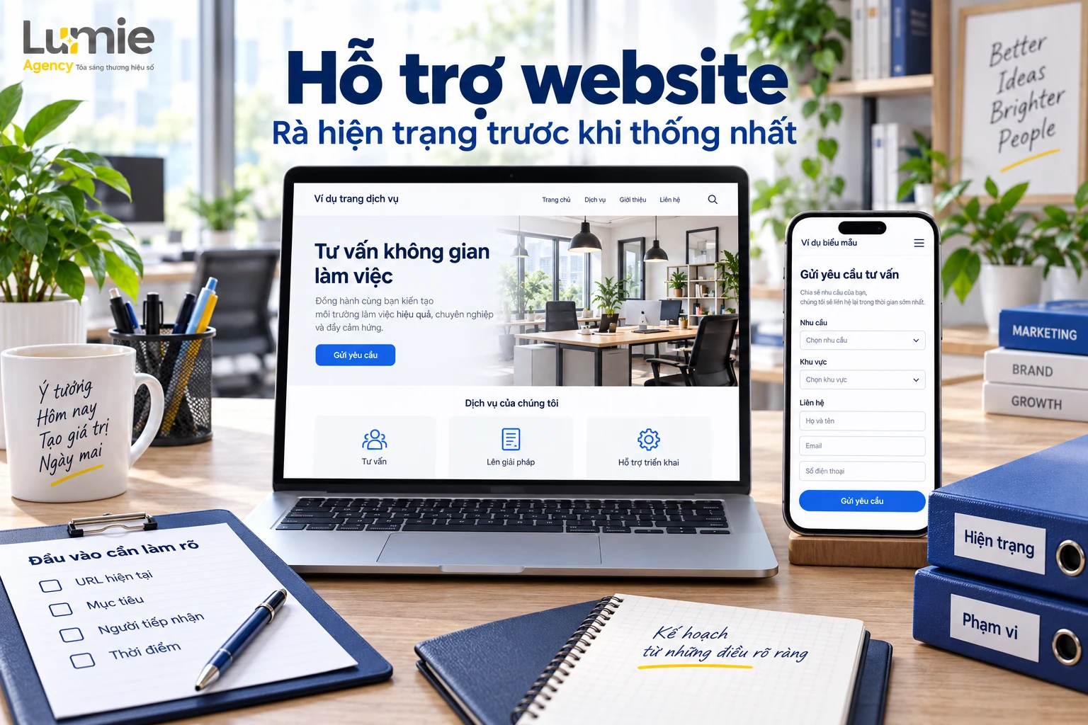 Bàn rà soát trang dịch vụ, biểu mẫu trên điện thoại và phiếu đầu vào